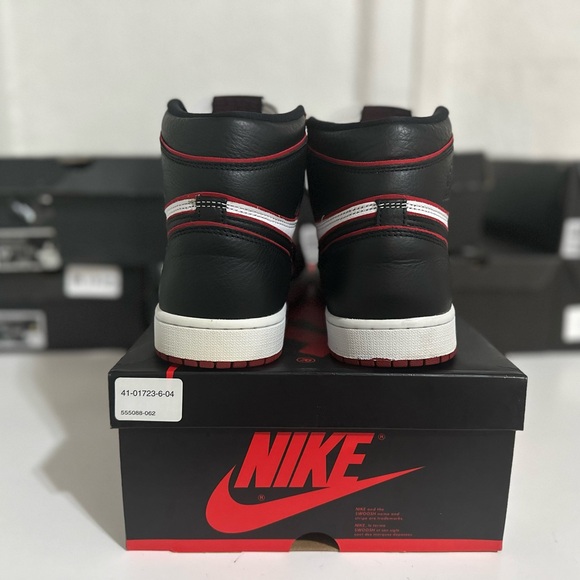 Jordan 1 Retro High Bloodline - Picture 4 of 9